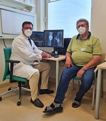 Prof. Gotterbarm mit Patient