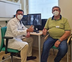 Prof. Gotterbarm mit Patient