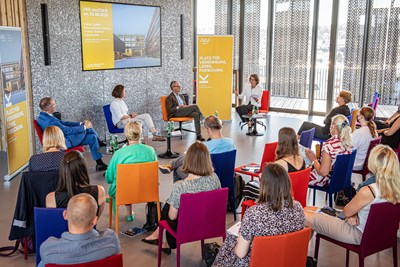 Podiumsdiskussion im JKU medLOFT