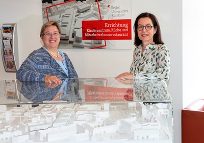 Claudia Dominikus (li.) und Pia Goldmann (re.)