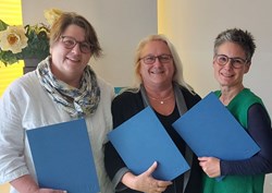 v. l. n. r.: DGKP Eva-Kathrine Wiredu, Mag.a Monika Kern, Andrea Hofer