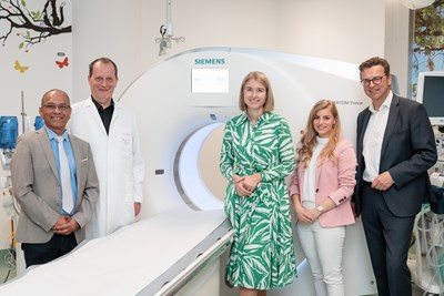 Stolz auf den Forschungsstandort OÖ (v. l. n. r.): CIO DI (FH) Humayaun Kabir, MBA, Univ.-Prof. Dr. Franz Fellner (Vorstand Zentrales Radiologie Institut, KUK), LH-Stv.in Mag.a Christine Haberlander, Vanessa Haslwanter, BSc MA (Projektleiterin MIT) und Mag. Dr. Franz Harnoncourt (Vorsitzender OÖG-Geschäftsführung)
