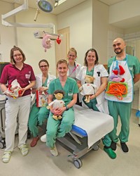 Das engagierte Team des "Expertisezentrums für Seltene Colorectale Erkrankungen" anlässlich des "Tags der Seltenen Erkrankungen" am 28. Februar