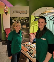Mitarbeiterinnen der Krisenhilfe OÖ im CulturCafé Smaragd