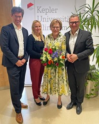 v. l. n. r.: Priv.-Doz. Dr. Karl-Heinz Stadlbauer (Ärztlicher Direktor, KUK), Simone Pammer, MBA (Pflegedirektorin, KUK), Medizinalrätin Dr.in Susanne Hauptlorenz und Mag. Günther Dorfinger, MBA (Kaufmännischer Direktor, KUK) 