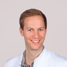 Profilbild von OA Dr. Christian Auer 