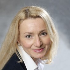 Profilbild von Landesfinanzdirektorin Mag.a Dr.in Christiane Frauscher