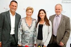 v.l.n.r.: Peter Bruckmüller und Dr.in Elgin Drda und Dr.Heinz Brock und Gabriele Herber im Gespräch
