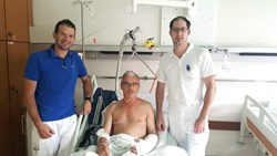 Ärztteam mit Patient