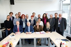 Gespräch von LH Pühringer mit MitarbeiterInnen im Kepler Universitätsklinikum