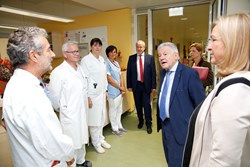 Gespräch von LH Pühringer mit MitarbeiterInnen im Kepler Universitätsklinikum