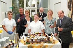 Geburtstagstorte zur Jubiläumsfeier der Bücherei am Med Campus IV. des KUK