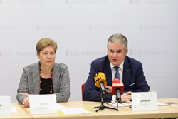 Dr.in Drda und Mag. Lehner bei der Pressekonferenz