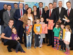 LH Stelzer und das Kindergartenteam am NMC des KUK
