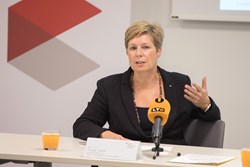 GFin Mag.a Dr.in Elgin Drda im Vortrag