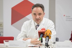 Prim. Univ.-Doz. Dr. Andreas Shamiyeh referiert