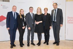 GF Dr. Brock, PD Pammer, Staatssekretär Bernd Sibler, LHStv. Haberlander, GFin Dr.in Elgin Drda, Rektor Univ.-Prof. Dr. Meinhard Lukas