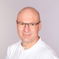 Profilbild von OA Priv.-Doz. Dr.Dr. Wolfgang  Senker 