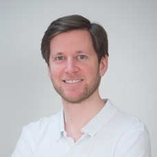 Profilbild von OA Dr. Nikolaus Poier-Fabian