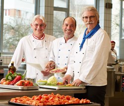 Die Küchenleiter beim Kochen