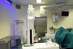 Neues Hebesystem zur Entlastung der Mitarbeiterinnen und Mitarbeiter im OP