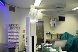 Neues Hebesystem zur Entlastung der Mitarbeiterinnen und Mitarbeiter im OP
