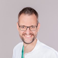Profilbild von OA Dr. Simon Wilhelm Stöcklegger 