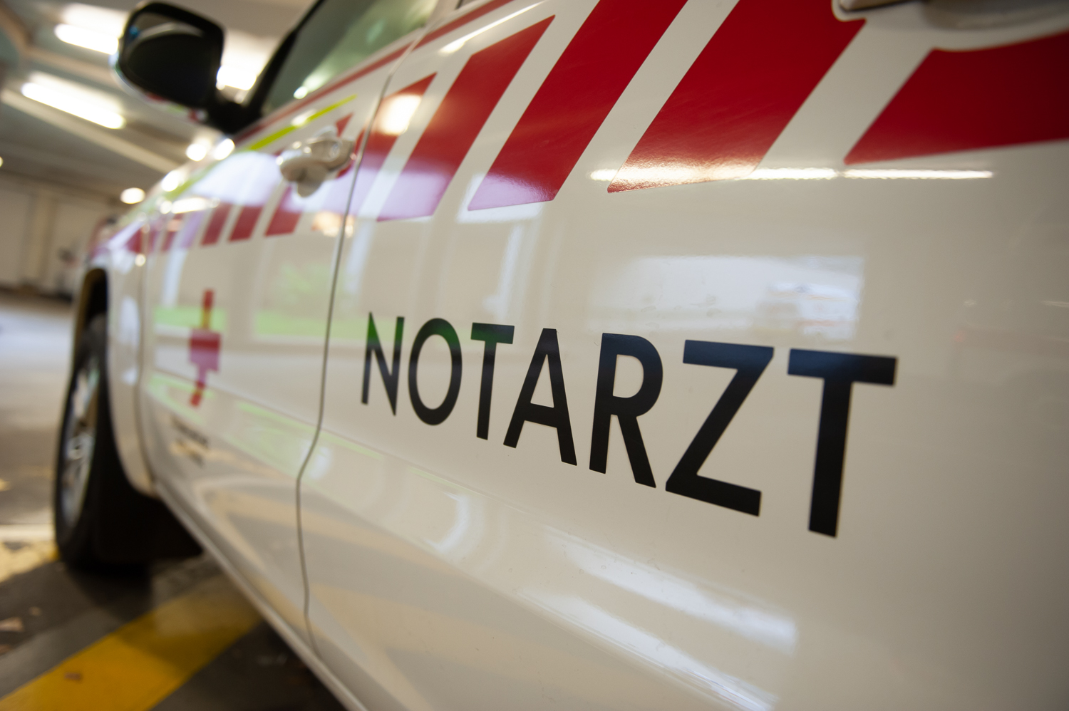 Auto mit Aufschrift Notarzt