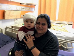 Bartaula Rayan mit Mutter Pudasaini Deepa