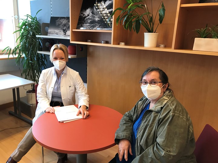 Priv.-Doz. Dr.in Judith Wagner mit Patientin Angela Seyr