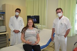 Prim. Tulzer und Doz. Arzt mit Patientin