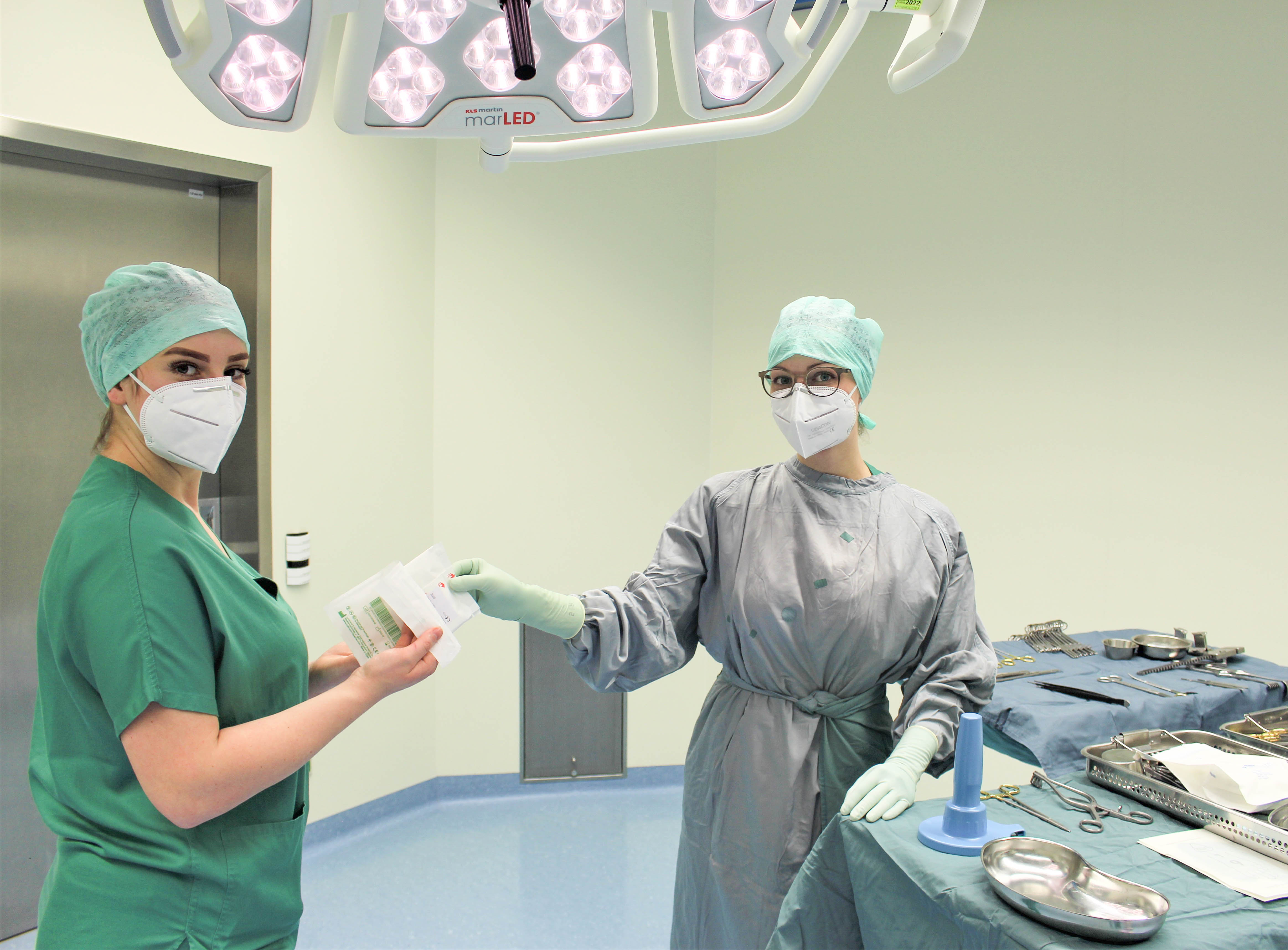 Pflegerinnen im Operationsbereich